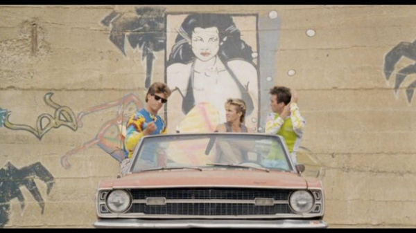 Кто это смотрит? За счет чего существуют трэшовые хорроры Кто это смотрит? За счет чего существуют трэшовые хорроры