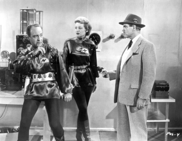 Кто это смотрит? За счет чего существуют трэшовые хорроры Кто это смотрит? За счет чего существуют трэшовые хорроры