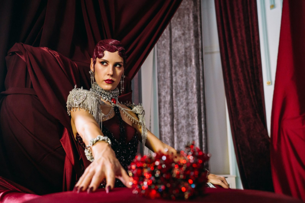 «Алиса в Стране чудес»: Время назад «Алиса в Стране чудес»: Время назад